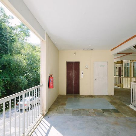 Ees Whale House - Homestay 3 Min Walk To Beach 바투 페링기 외부 사진