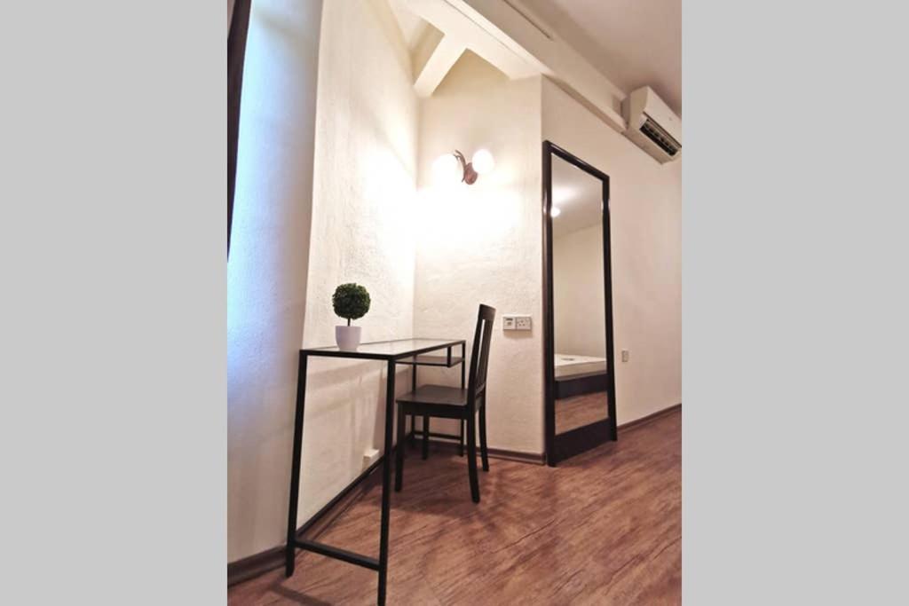 Ees Whale House - Homestay 3 Min Walk To Beach 바투 페링기 외부 사진