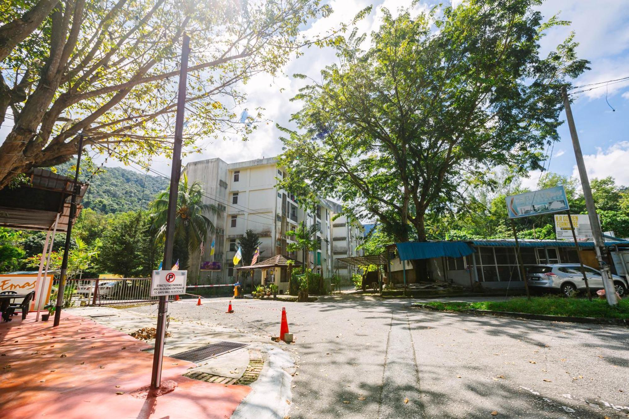 Ees Whale House - Homestay 3 Min Walk To Beach 바투 페링기 외부 사진